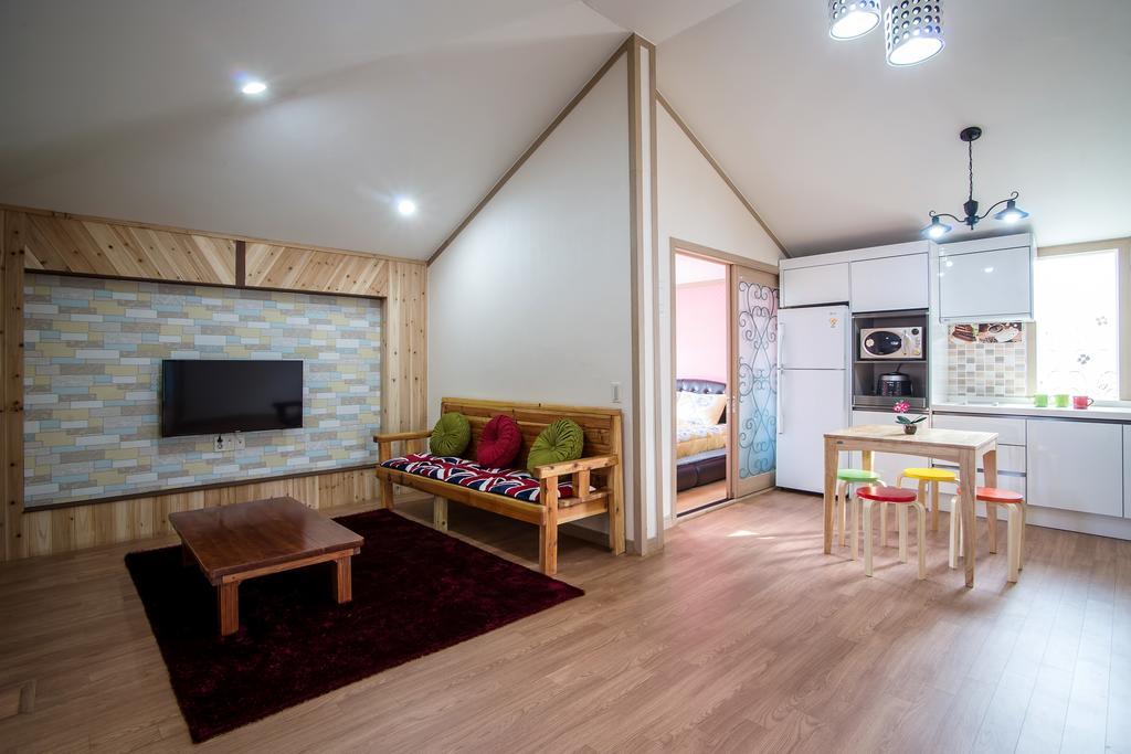 Вилла Jeju Olleh House Экстерьер фото