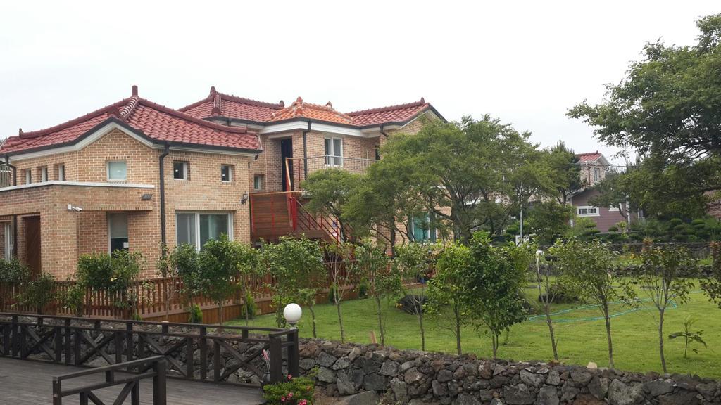 Вилла Jeju Olleh House Экстерьер фото