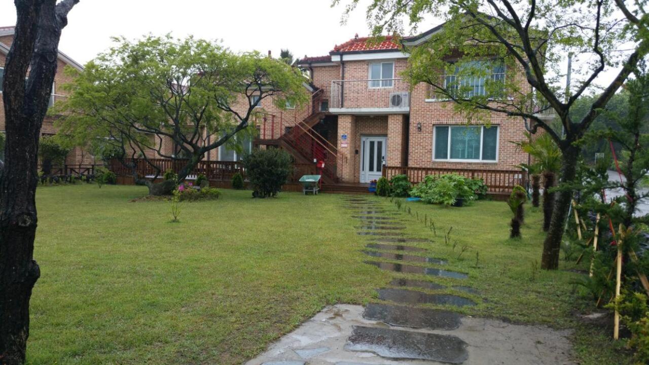 Вилла Jeju Olleh House Экстерьер фото